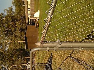 706 E 10th St, Hooks, TX 75561