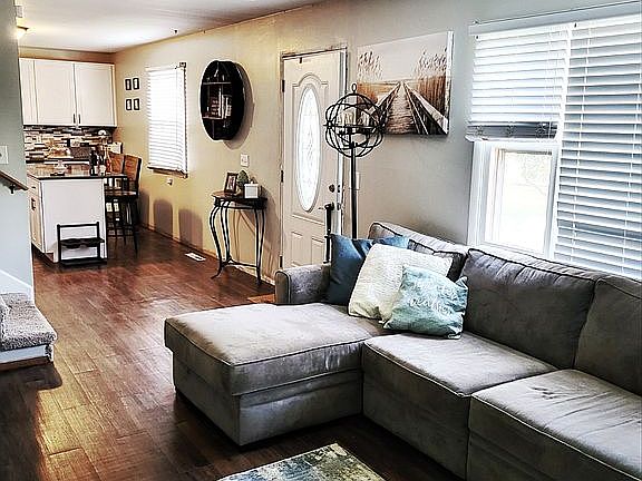 2nd image of 43 Colby St