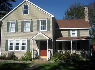 39 Oak St, Hamburg, NJ 07419