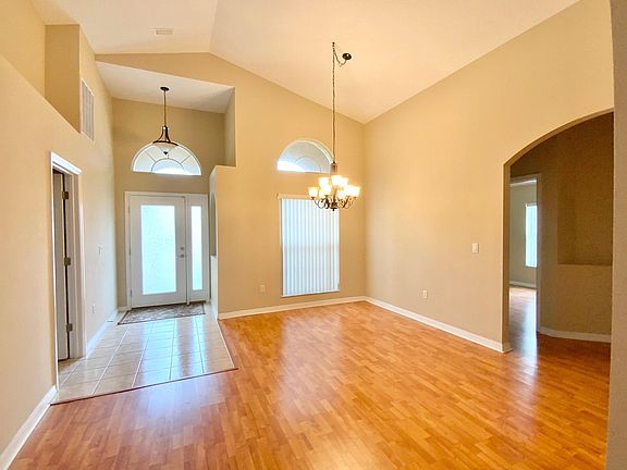 2nd image of 33 Eastwood Dr