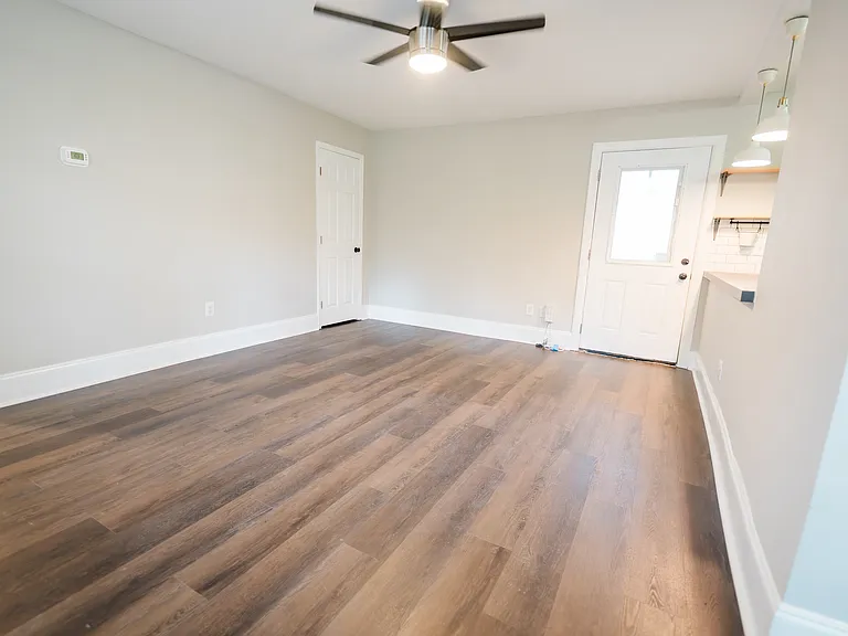 2931 Glenwood Ave SE — Photo 5