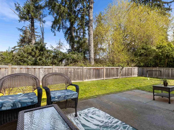 5706 Ebbtide St #1, Sechelt, BC V7Z 0J4