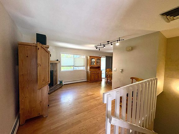 2nd image of 387 E Valley Cir