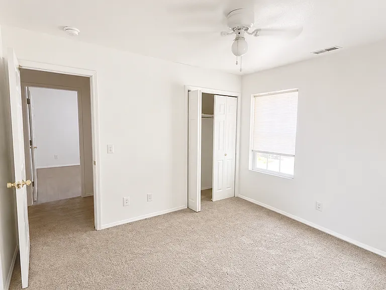 Willow Park Apartments — Photo 32
