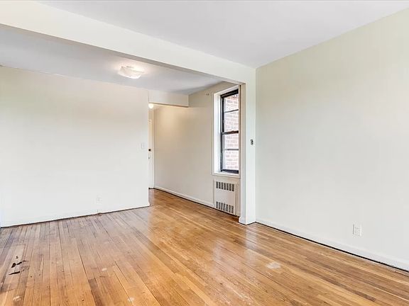 5th image of 2220 Burnett St APT 6D