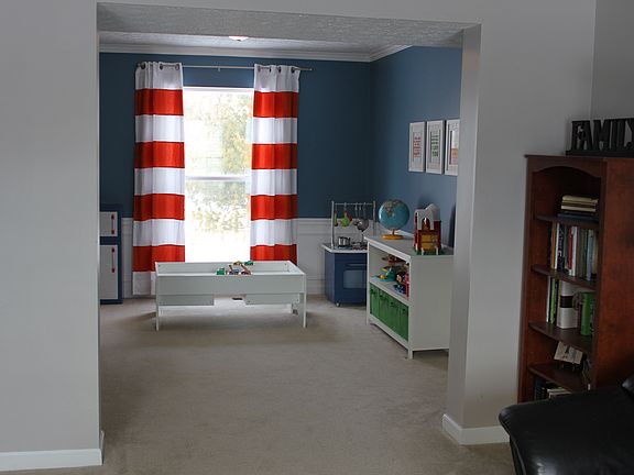 Dining Room-used as playroom