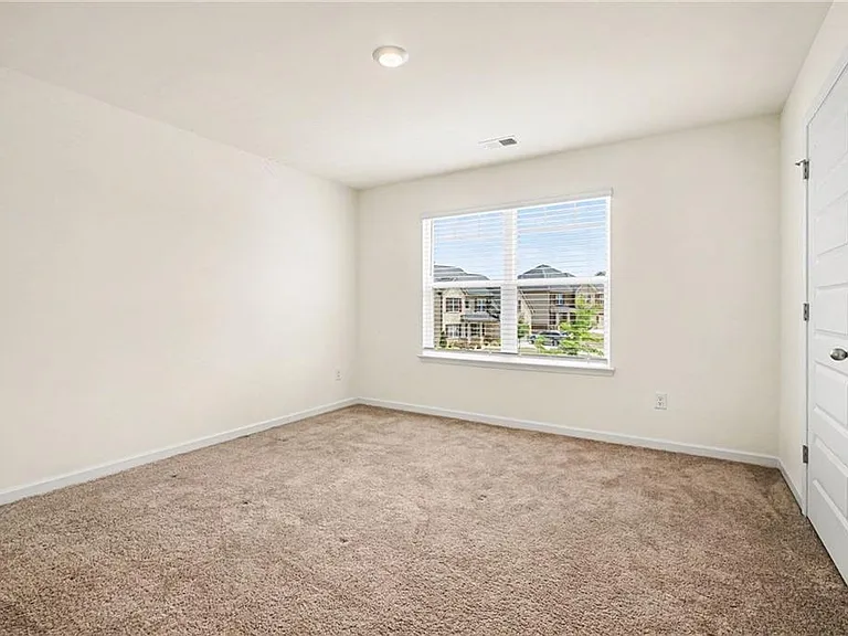 639 Blue Juniper Cir — Photo 14