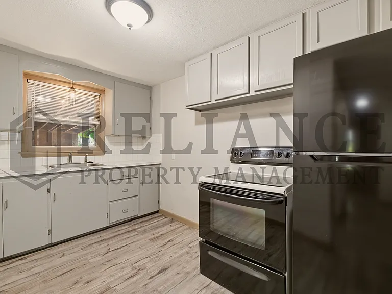 107 S Queen Ave — Photo 20