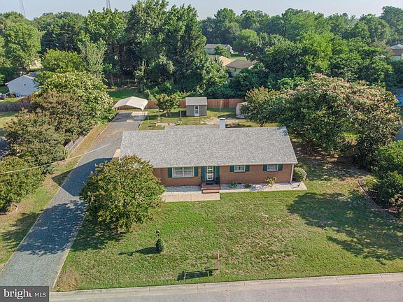 3rd image of 119 Hall Dr