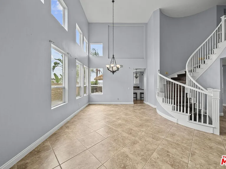28760 Bridger Ct — Photo 6