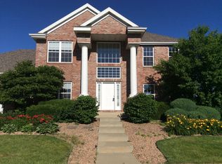 5233 Wendy Ln SW, Rochester, MN 55902