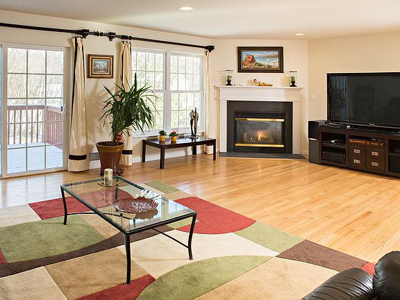 3rd image of 309 Pinebrook Dr #309