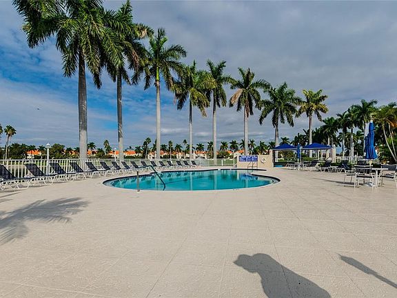 5th image of 6113 Palma Del Mar Blvd S APT 222