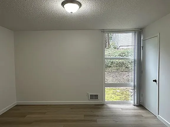 Westbay Apartments — Photo 9