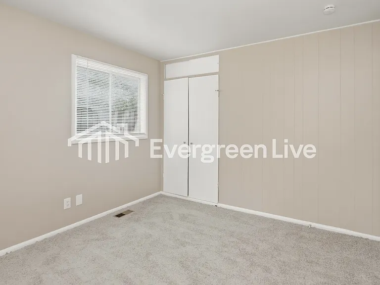 3673 Tiffany Dr — Photo 9