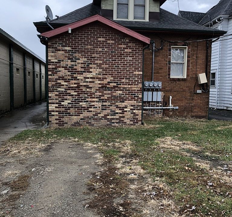 2nd image of 1807 Meridian St