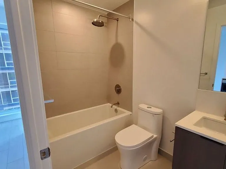2020 Bathurst St W #528 — Photo 3