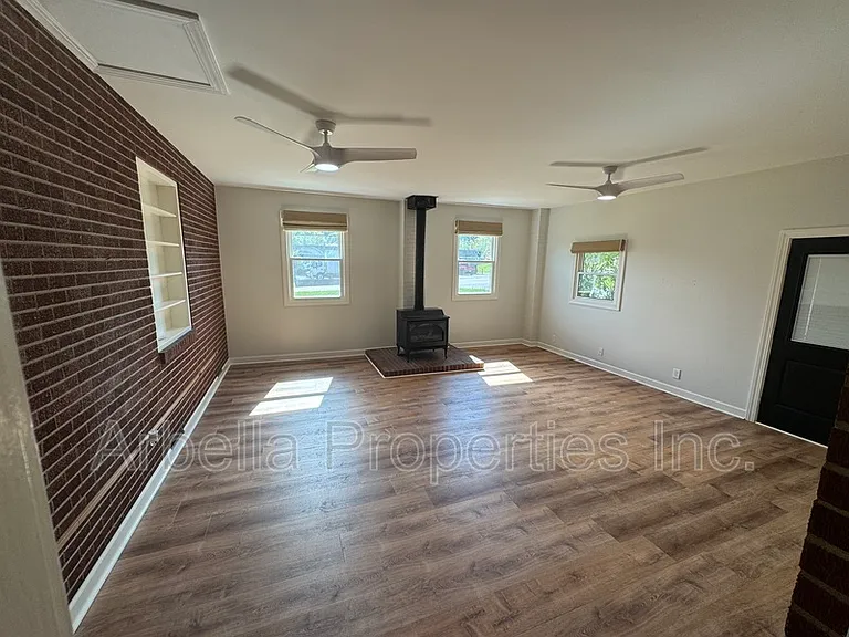 1713 Seward Dr — Photo 16