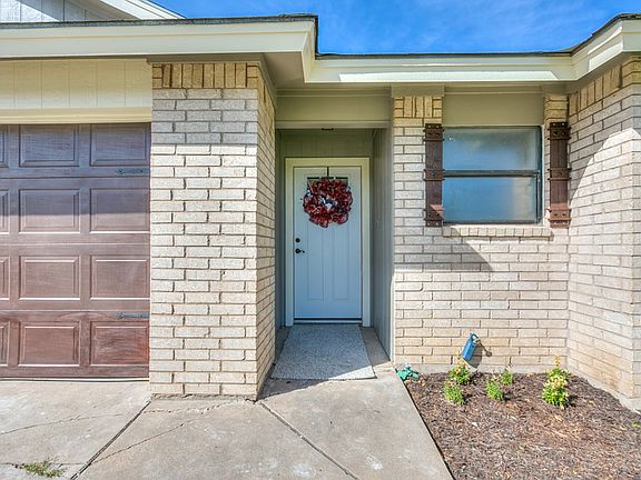 5th image of 2713 Regent Blvd