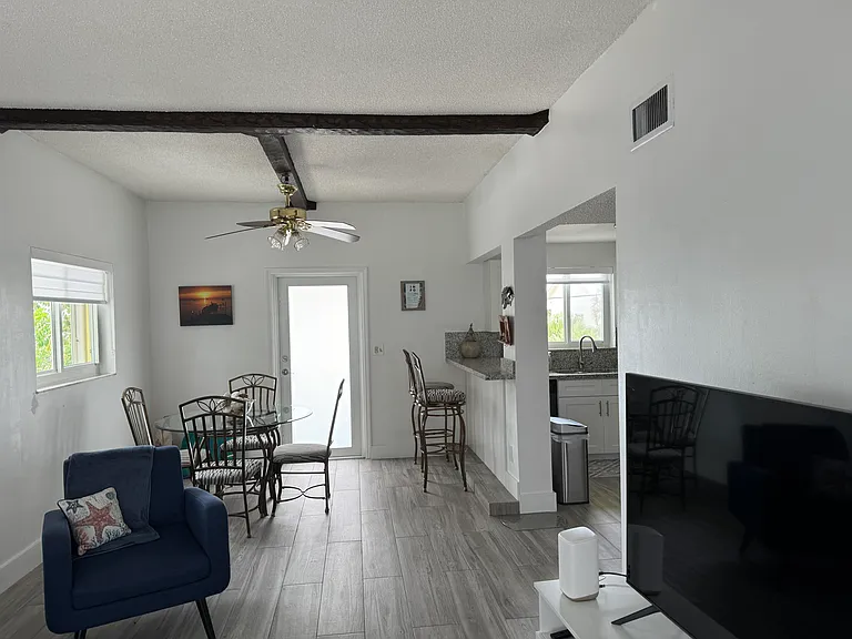 176 Lorelane Pl — Photo 7