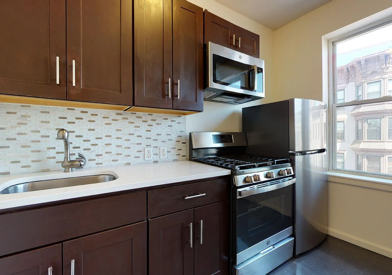 1 bed, 550 sqft, $1,678 — Photo 2