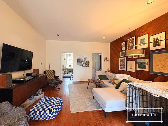 4th image of 276 Ainslie St APT 2