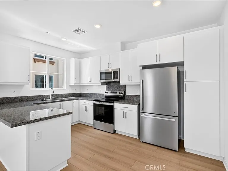 26901 Millerton St — Photo 3