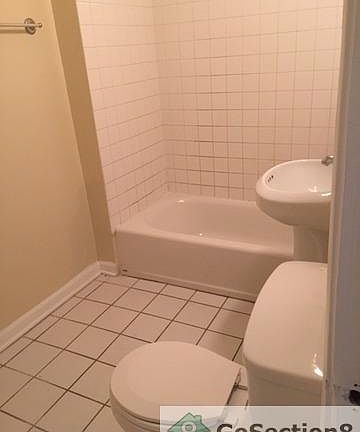 3rd image of 1015 N Lavergne Ave