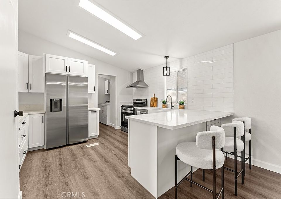 1st image of 1456 E Philadelphia St Space 109