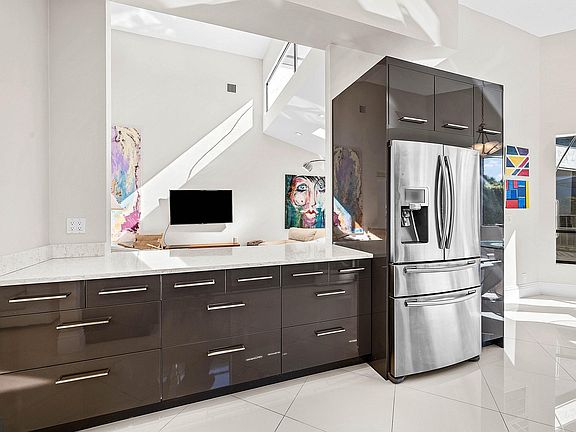 3rd image of 5312 Steeplechase