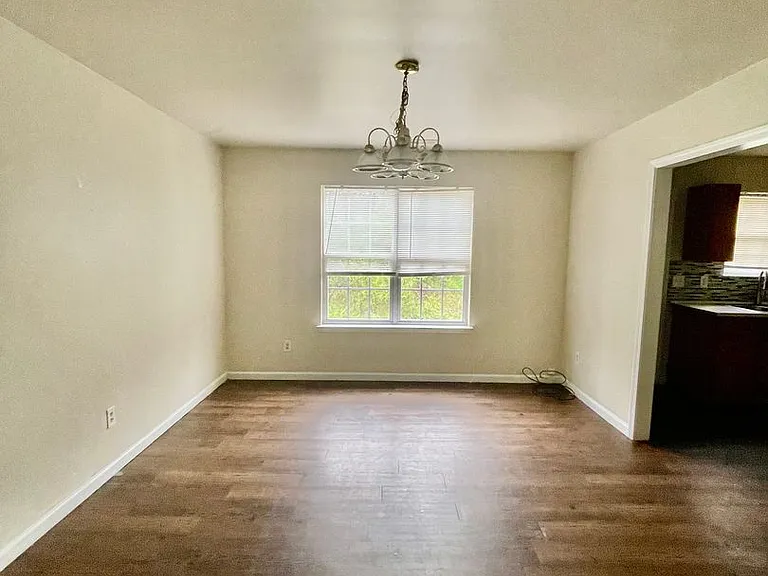 5104 Brooktree Dr — Photo 3