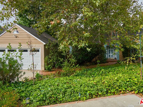 3rd image of 415 Ashburton Pl