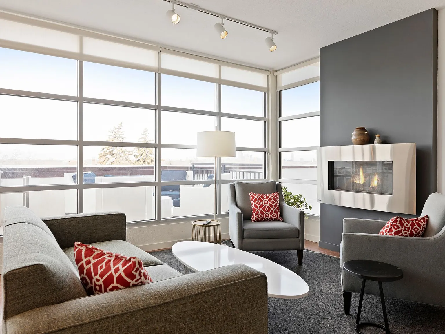 East River Apartments — Photo 2