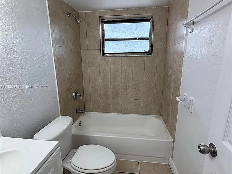 8287 NE Miami Ct #201 — Photo 6