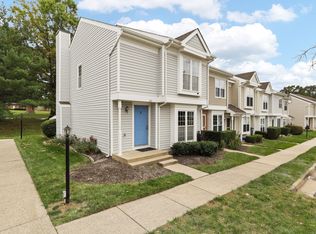 160 Edinburgh Sq, Sterling, VA 20164