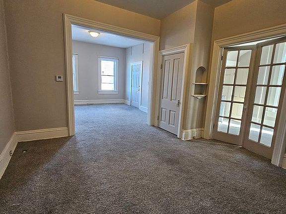 3rd image of 321-323 E 15th St #323-1