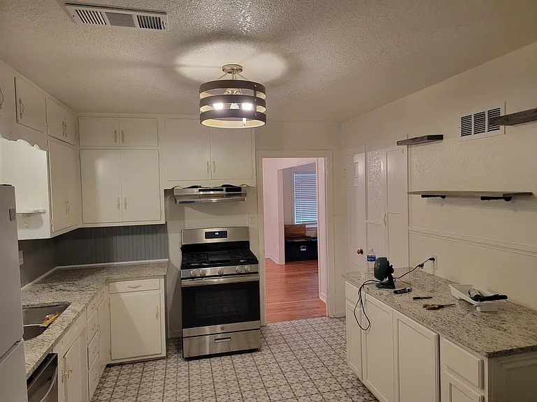 200 Jefferson St — Photo 5