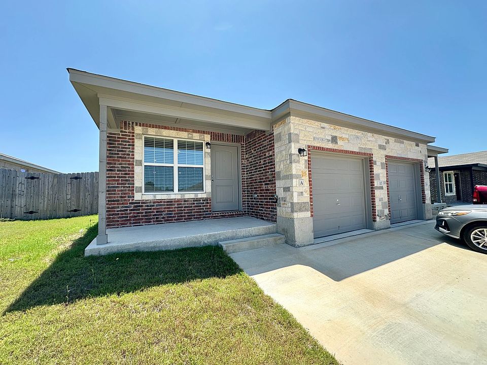 1st image of 117A Dolphin Dr