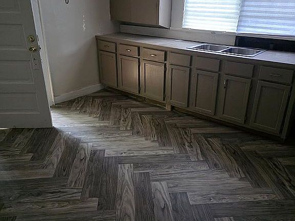 2nd image of 907 Florida St