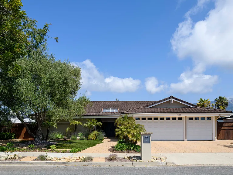 1521 Crestline Dr — Photo 24