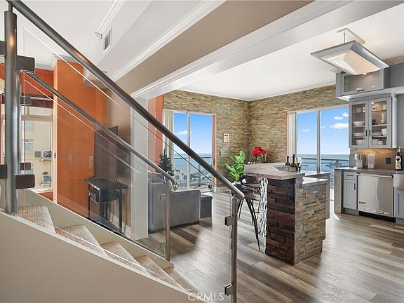 5th image of 488 E Ocean Blvd