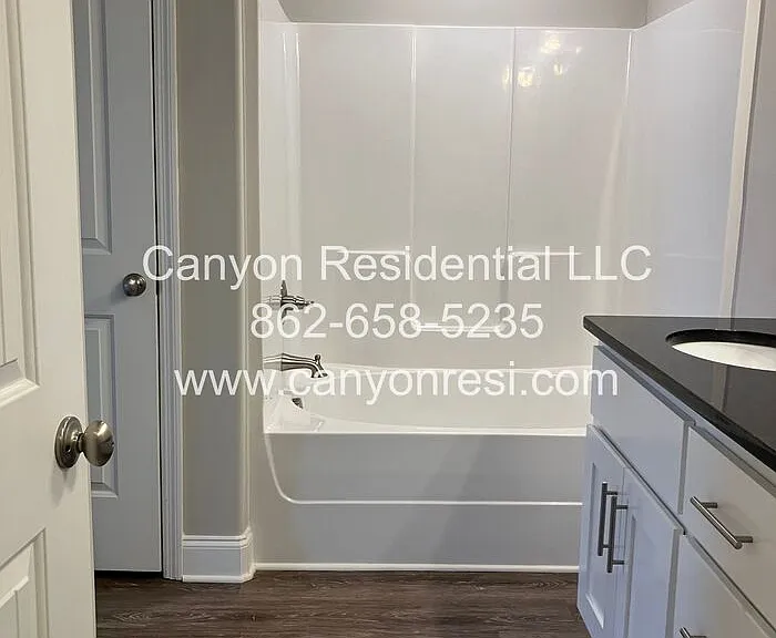 128 Ocean Springs Ave — Photo 13