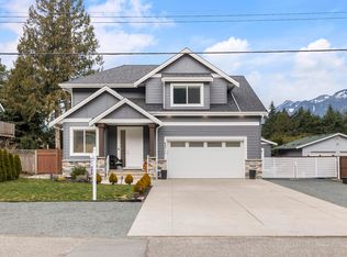 63711 Rosewood Ave, Hope, BC V0X 1L2