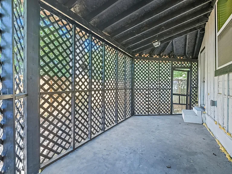 728 S Elm St — Photo 14