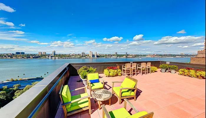 Sold by William Raveis Real Estate | media 12