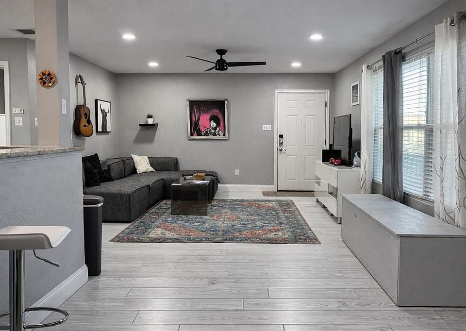 1st image of 2450 Ashdale Dr APT 210