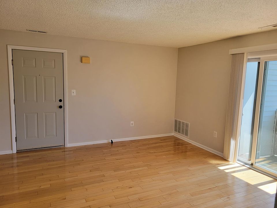 1st image of 2406 Ravens Crest Dr