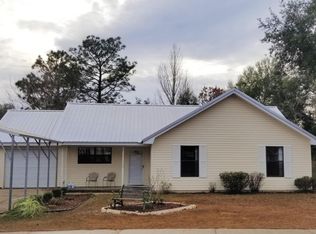 219 Walker Cir W, Crestview, FL 32539