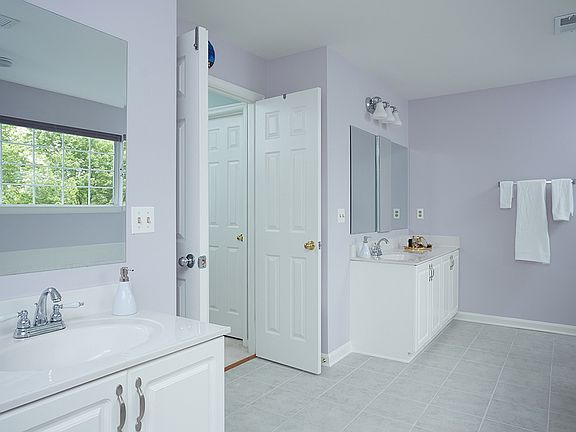 5th image of 46576 Hollymead Pl
