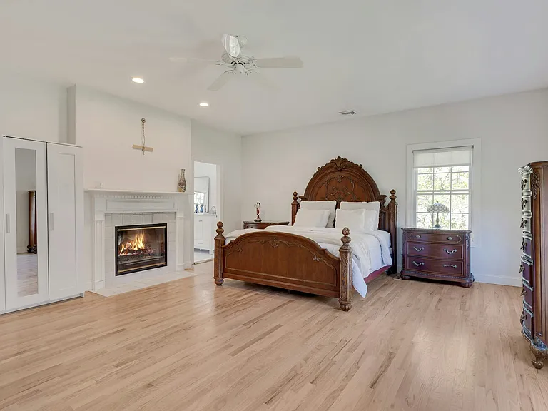 7 The Registry — Photo 17